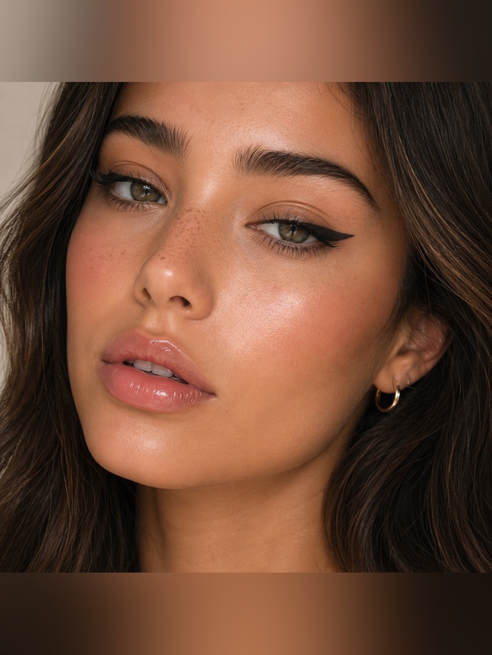 R.E.M. Beauty At The Borderline Kohl Eyeliner Pencil Teddy Bear rich brown Sep